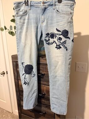 Anthropologie Pilcro and the Letterpress, Light Wash Jeans w Floral Embroidery